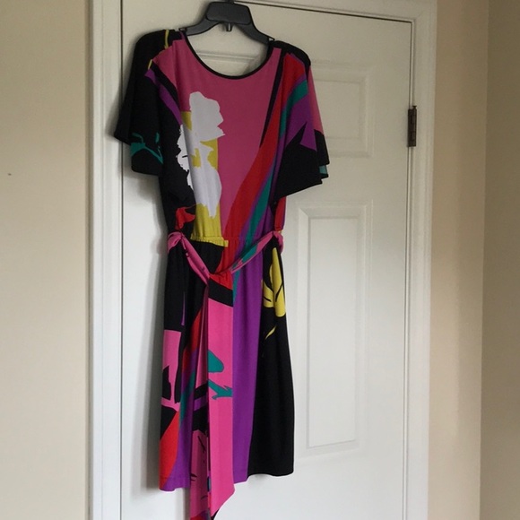 Muse Dresses & Skirts - Muse Fully Lined Mid-Length Dress Sz 6